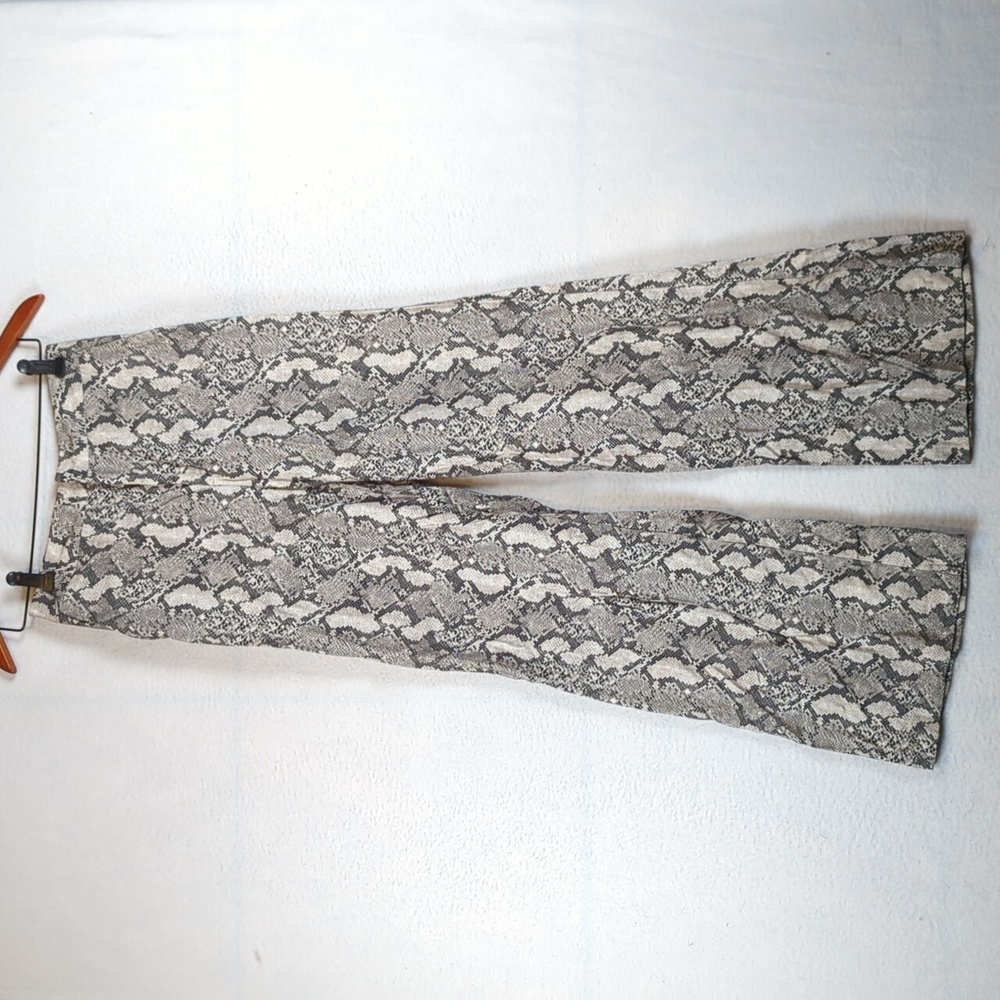 H&M Black &‎ White Snakeskin High Waist Flared Cotton Pants 2